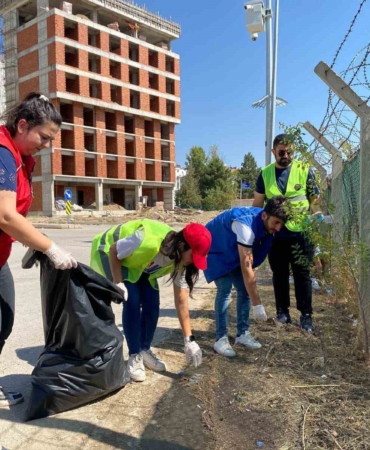 elazigda-genclerden-cevre-temizligi-wh8cVVnH.jpg