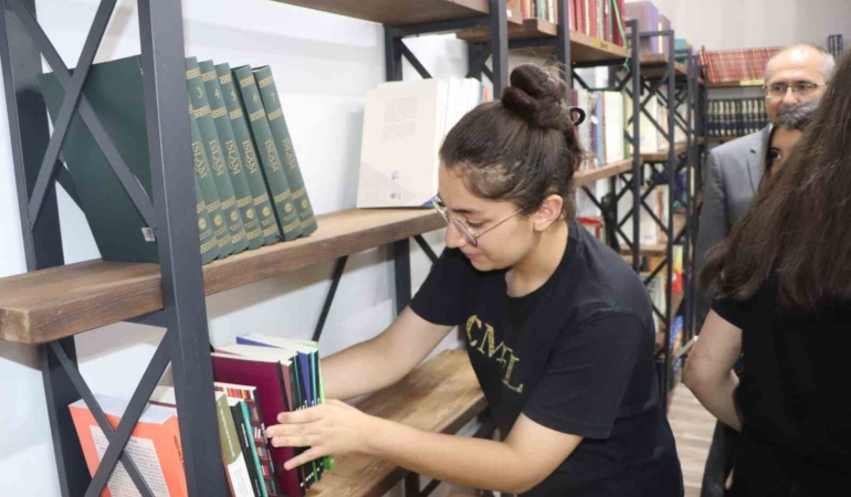 elazigda-hediyem-kitap-olsun-kampanyasi-rCIGQLca.jpg