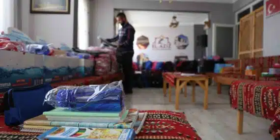 Elazığ’da İhtiyaç Sahibi Öğrencilere Kırtasiye Desteği