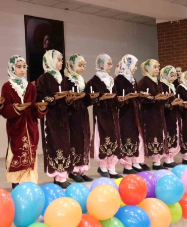 elazigda-ilkogretim-haftasi-renkli-goruntuler-olusturdu-AViM6pqT.jpg