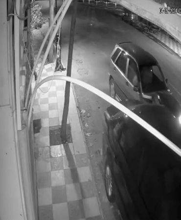 elazigda-kontrolden-cikan-otomobil-park-halindeki-araca-carpti-637KTIuE.jpg