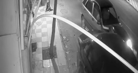 Elazığ’da Kontrolden Çıkan Otomobil Park Halindeki Araca Çarptı Elazığ’da Kontrolden Çıkan Otomobil Park Halindeki Araca Çarptı