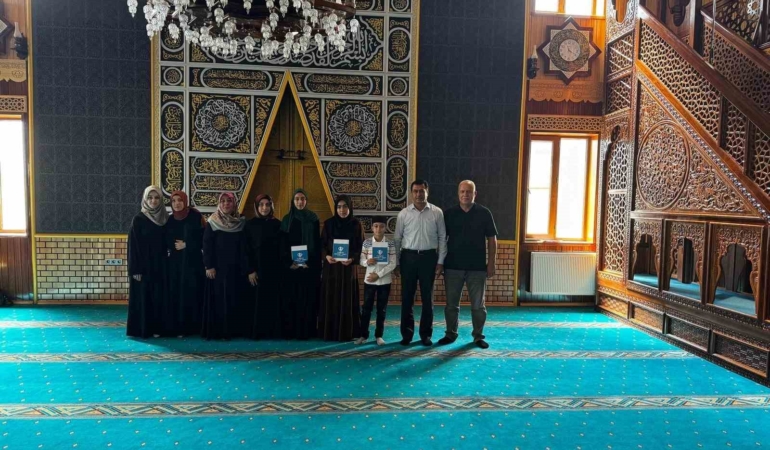elazigda-kuran-i-kerimi-yuzune-guzel-okuma-il-yarismasi-yapildi-kDN9eYu2.jpg