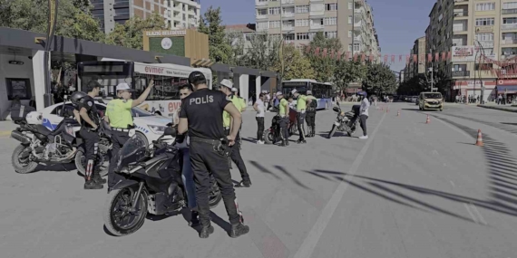Elazığ'da Motosiklet Denetimlerinde Sıkı Tedbirler Elazığ’da Motosiklet Denetimlerinde Sıkı Tedbirler
