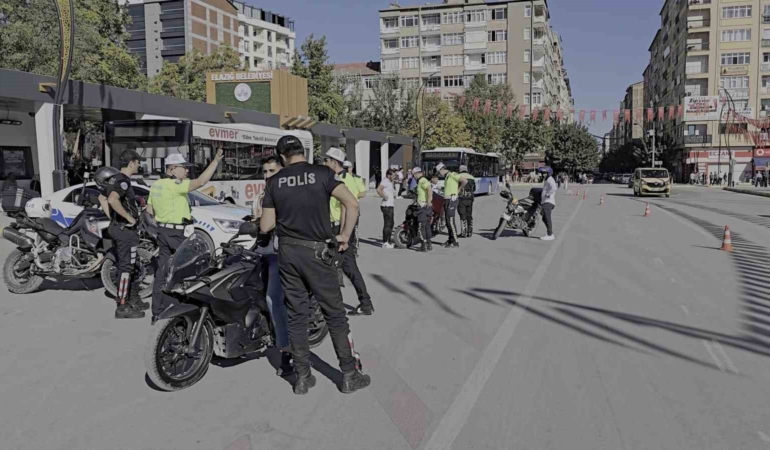 elazigda-motosiklet-denetimlerinde-siki-tedbirler-qMOpmbis.jpg