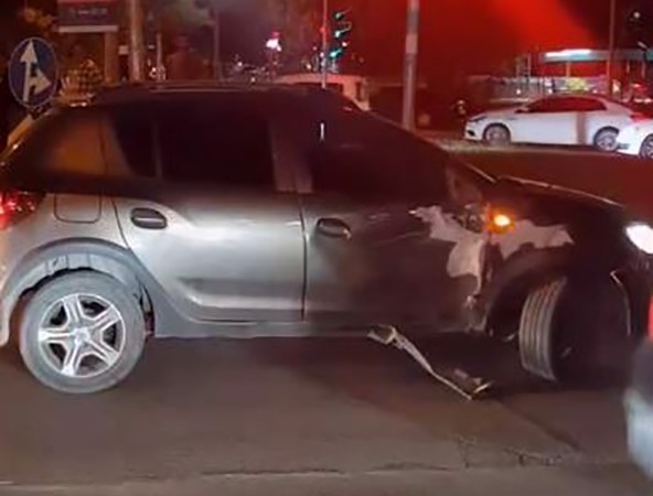elazigda-motosiklet-ve-otomobil-carpisti-1-kisi-yaralandi-eMXeweyV.jpg