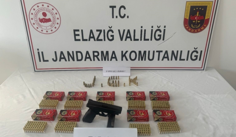 elazigda-ruhsatsiz-tabanca-ele-gecirildi-qbIvVjll.jpg