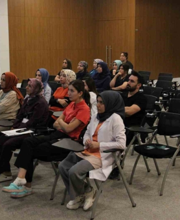 elazigda-saglik-calisanlarina-yonelik-egitimler-suruyor-NeRrP7HQ.jpg