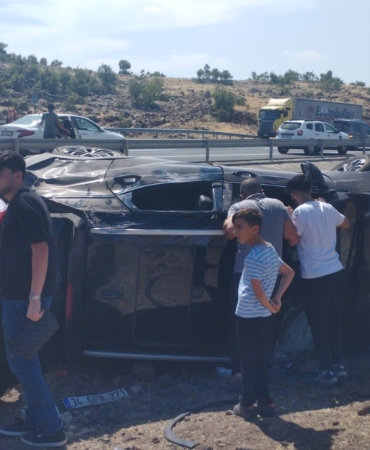 elazigda-sarampole-devrilen-otomobilde-7-kisi-yaralandi-O5UYhWUe.jpg