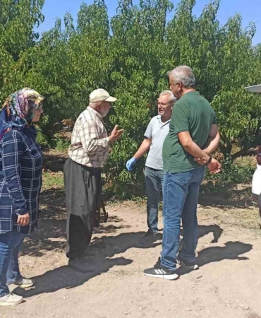 elazigda-seftali-bahcelerinde-zararli-kontrolleri-devam-ediyor-XBgpOzvA.jpg