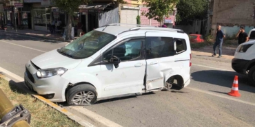elazigda-trafik-kazasi-ambulans-ve-ticari-arac-carpisti-2-kisi-yaralandi-8lPYRf9l.jpg
