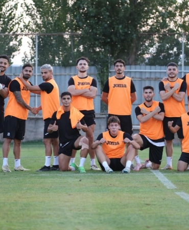 elazigspor-21-futbolcuyla-vana-gitti-Np2KvLBF.jpg