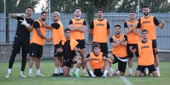 Elazığspor, Vanspor FK Deplasmanına 21 Kişilik Kadroyla Gitti Elazığspor, Vanspor FK Deplasmanına 21 Kişilik Kadroyla Gitti