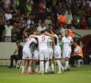 elazigspor-27-maclik-yenilmezlik-serisini-surdurdu-655GgG3U.jpg