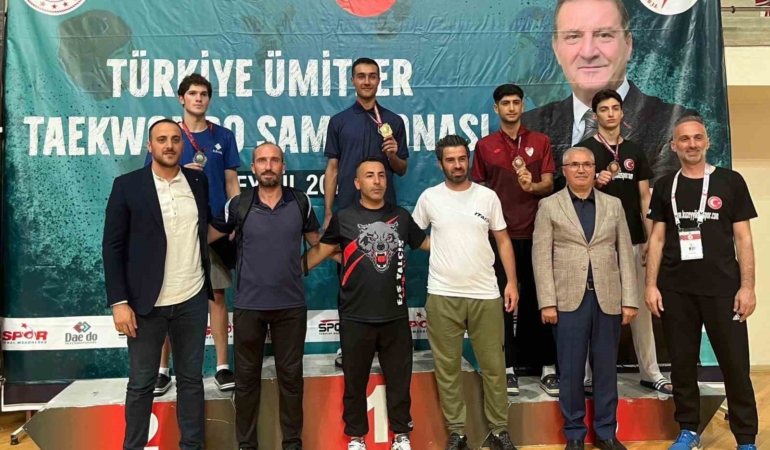 emirhan-oksan-taekwondo-turkiye-3su-ieenfFBc.jpg