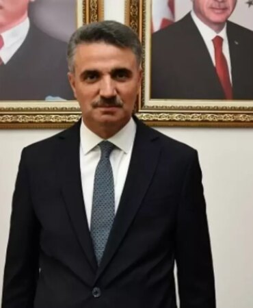 Gümüşhane Valisi kimdir? Yeni Gümüşhane Valisi Aydın Baruş kimdir, aslen nereli, yaşı kaç? gumushane-valisi-kimdir-yeni-gumushane-valisi-aydin-barus-kimdir-aslen-nereli-yasi-kac-PV2SOvbu.jpg