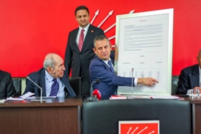 ozgur-ozelden-2123-yilindaki-chp-genel-baskanina-mektup-IkptA3Sx.jpg