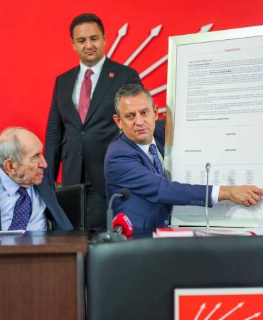 ozgur-ozelden-2123-yilindaki-chp-genel-baskanina-mektup-IkptA3Sx.jpg