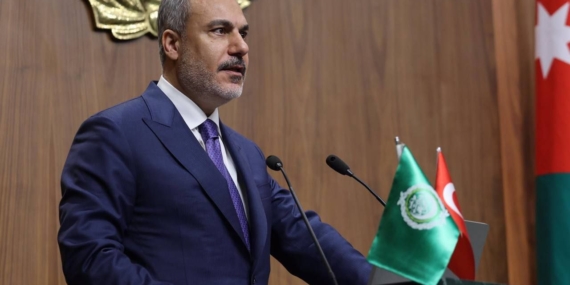 Dışişleri Bakanı Hakan Fidan, Arap Birliği Zirvesinde İsrail'e Sert Mesaj Verdi Dışişleri Bakanı Hakan Fidan, Arap Birliği Zirvesinde İsrail’e Sert Mesaj Verdi
