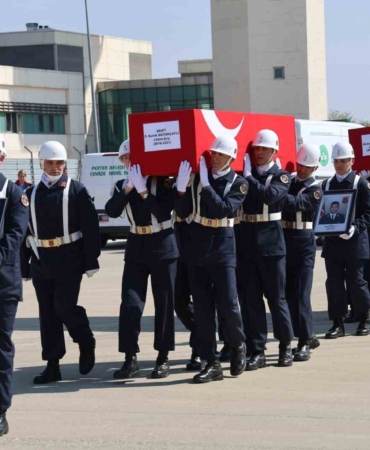 Tunceli’de Şehit Olan 4 Asker, Elazığ’dan Memleketlerine Uğurlandı tuncelide-sehit-olan-4-asker-elazigdan-memleketlerine-ugurlandi-SG6uuFES.jpg