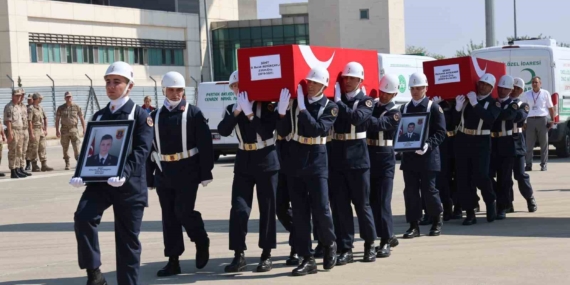 Tunceli’de Şehit Olan 4 Asker, Elazığ’dan Memleketlerine Uğurlandı Tunceli’de Şehit Olan 4 Asker, Elazığ’dan Memleketlerine Uğurlandı
