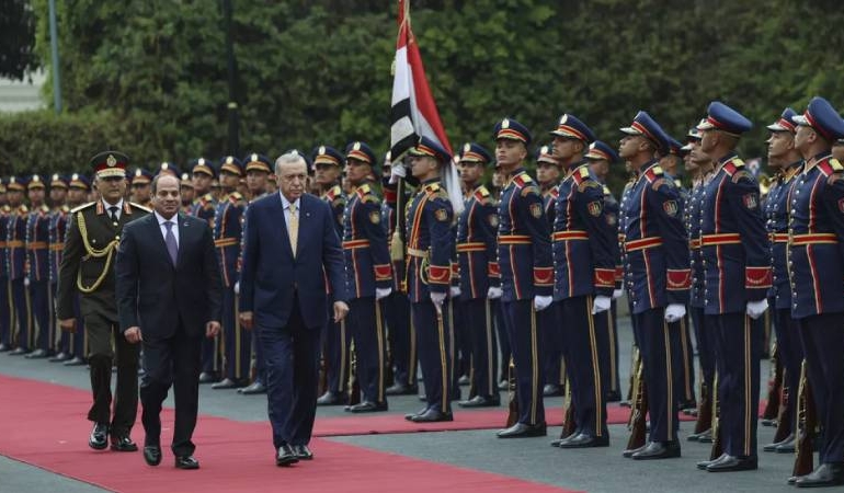 turkiye-ve-misir-arasindaki-normallesme-surecinde-yeni-adim-sisi-turkiyeye-geliyor-RAWaFNw7.jpg