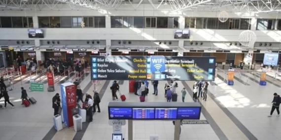 Yurt Dışı Çıkış Harcına Yüksek Oranda Zam Uygulandı: 500 TL Oldu Yurt Dışı Çıkış Harcına Yüksek Oranda Zam Uygulandı: 500 TL Oldu