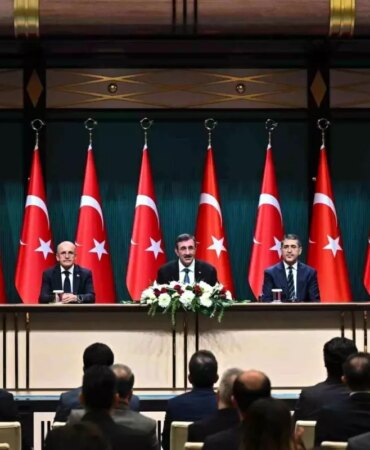 2025-yili-butcesi-aciklandi-en-buyuk-pay-egitim-ve-saglik-alanlarina-ayrildi-aIaxAaPc.jpg
