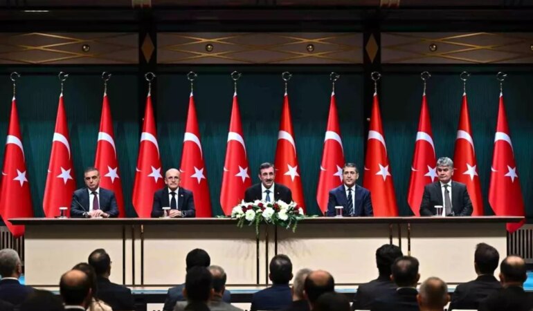2025-yili-butcesi-aciklandi-en-buyuk-pay-egitim-ve-saglik-alanlarina-ayrildi-aIaxAaPc.jpg