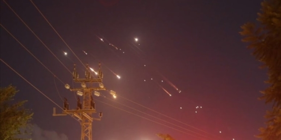 İsrail, Tahran ve Huzistan’daki Askeri Noktaları Hedef Aldı İsrail, Tahran ve Huzistan’daki Askeri Noktaları Hedef Aldı