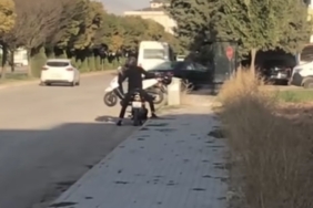 arizalanan-motosikleti-motosiklet-ile-tasimaya-calisti-Gz4CWqQu.jpg