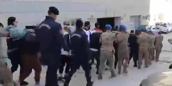 Elazığ Merkezli 3 İlde Yeşil Reçete Operasyonu: 17 Kişi Tutuklandı Elazığ Merkezli 3 İlde Yeşil Reçete Operasyonu: 17 Kişi Tutuklandı
