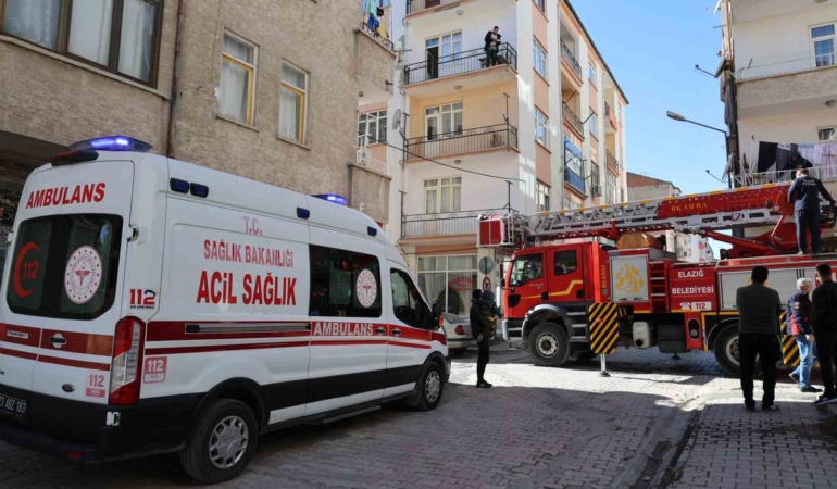 elazigda-ailenin-ulasamadigi-iki-kardes-uyurken-bulundu-PliIUAih.jpg