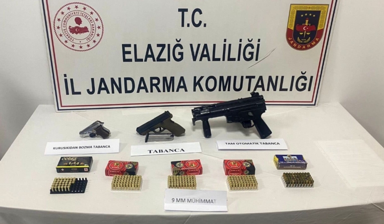elazigda-bir-isletmede-yapilan-aramda-ruhsatsiz-tabanca-ele-gecirildi-BWuHuGnP.jpg