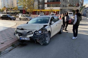 elazigda-iki-otomobil-carpisti-2-yarali-YHdK3DbI.jpg