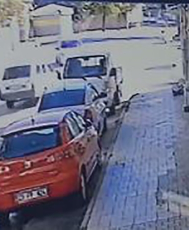 elazigda-iki-otomobilin-carpisma-ani-kameraya-yansidi-GnagXevN.jpg