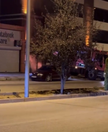 elazigda-is-yerinde-yangin-otomobil-kul-oldu-kkbvf2iP.jpg