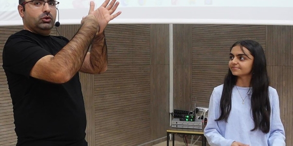 Elazığ’da işaret dili eğitimi verildi Elazığ’da işaret dili eğitimi verildi