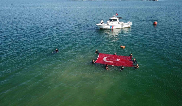 elazigda-itfaiye-ve-ekut-ekibine-su-alti-arama-kurtarma-egitimi-verildi-7982OR5L.jpg