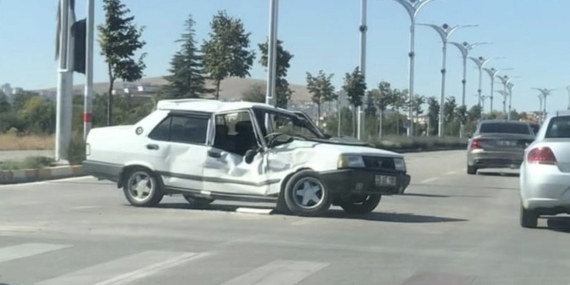 Elazığ’da Kamyon ile Otomobil Çarpıştı: 2 Yaralı Elazığ’da Kamyon ile Otomobil Çarpıştı: 2 Yaralı