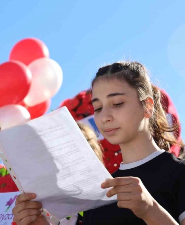 elazigda-ogrencilerden-anlamli-cumhuriyet-bayrami-kutlamasi-alLkstzk.jpg
