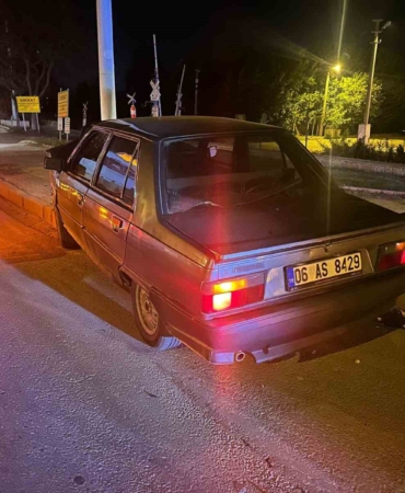 elazigda-otomobil-aydinlatma-diregine-carpti-1-yarali-8DYQyMI3.jpg
