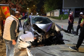 elazigda-otomobil-sinyalizasyon-diregine-carpti-3-yarali-iE9SDNy7.jpg