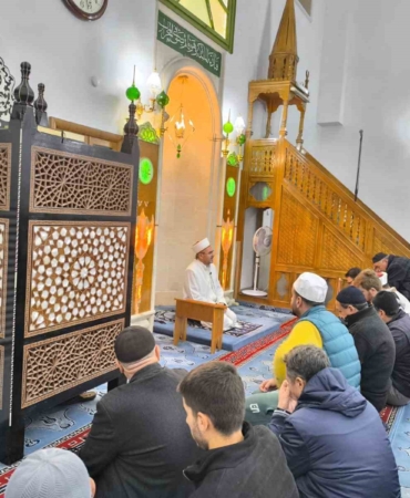 elazigda-sabah-namazi-bulusmalari-devam-ediyor-g9jjd89D.jpg