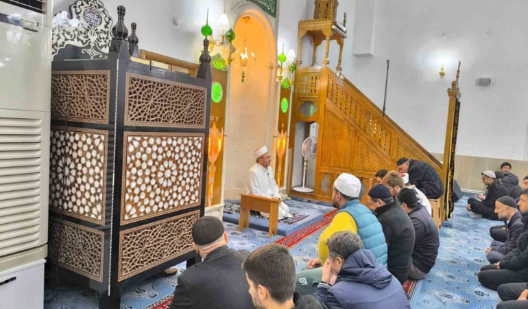 elazigda-sabah-namazi-bulusmalari-devam-ediyor-g9jjd89D.jpg