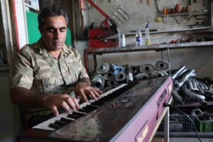 elazigda-sanayinin-fazil-sayi-oto-tamir-ustasi-nota-bilgisi-olmadan-muzik-yapiyor-4YpedJDR.jpg