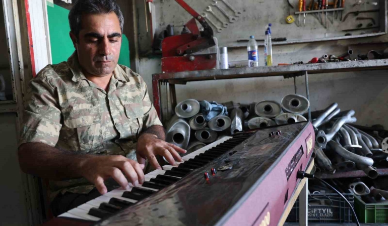 elazigda-sanayinin-fazil-sayi-oto-tamir-ustasi-nota-bilgisi-olmadan-muzik-yapiyor-4YpedJDR.jpg