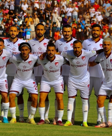 elazigsporun-seyircisiz-macta-konugu-arnavutkoy-belediye-2D8wfMyg.jpg