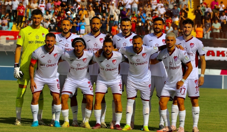 elazigsporun-seyircisiz-macta-konugu-arnavutkoy-belediye-2D8wfMyg.jpg