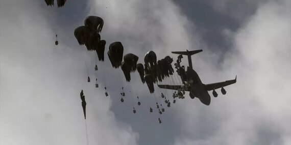 Gazze’ye Havadan Yardım İndirildi